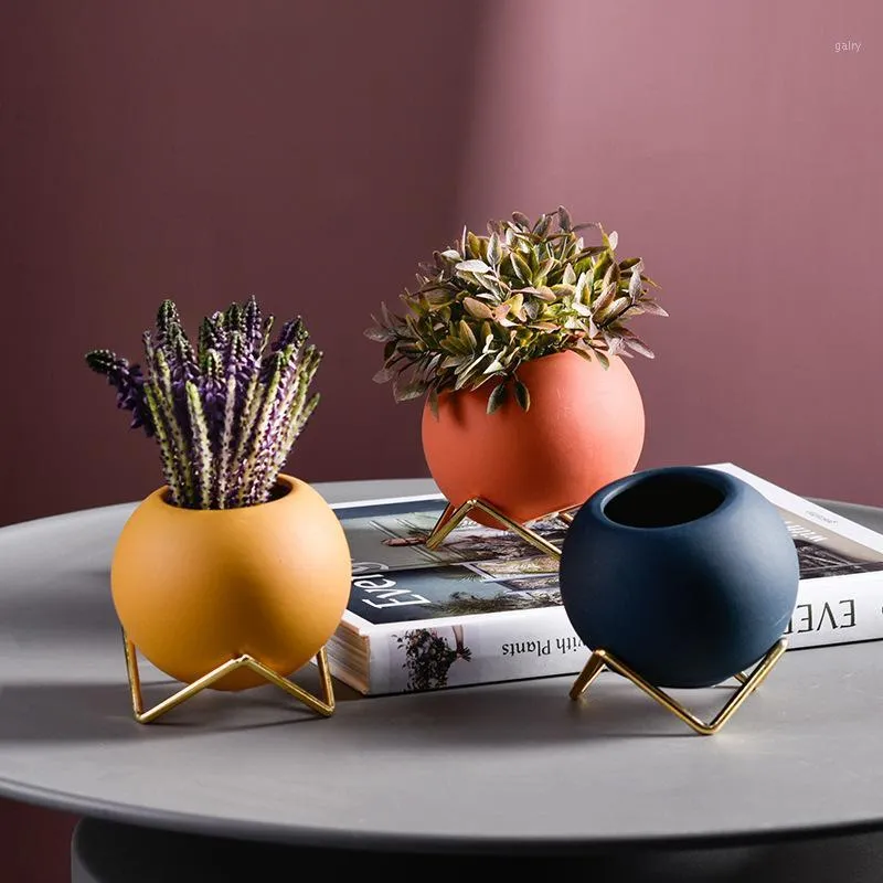 Vazen Homelily Ball Ceramic Small Flower Pot Tabletop vaas Decoratie ornamenten Noordse woonkamer simulatie bloemen arrangement