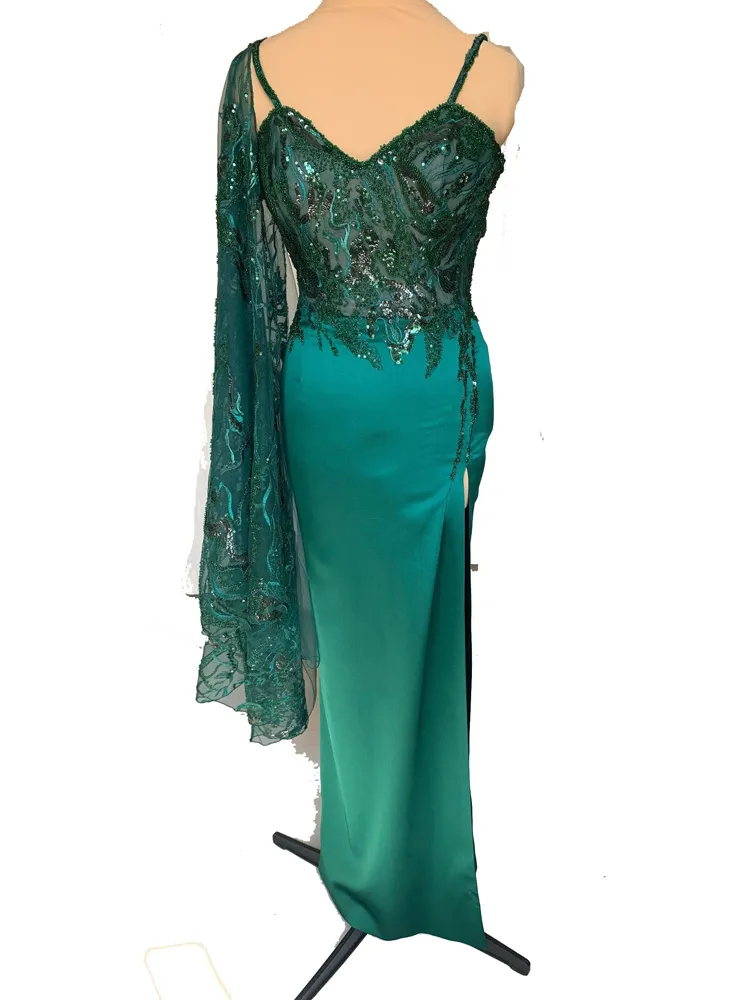 Stunning Green Evening Dress Long Prom Gowns Sexy Sheer with Embroidery Beading Side Split Runway Gowns with Cape