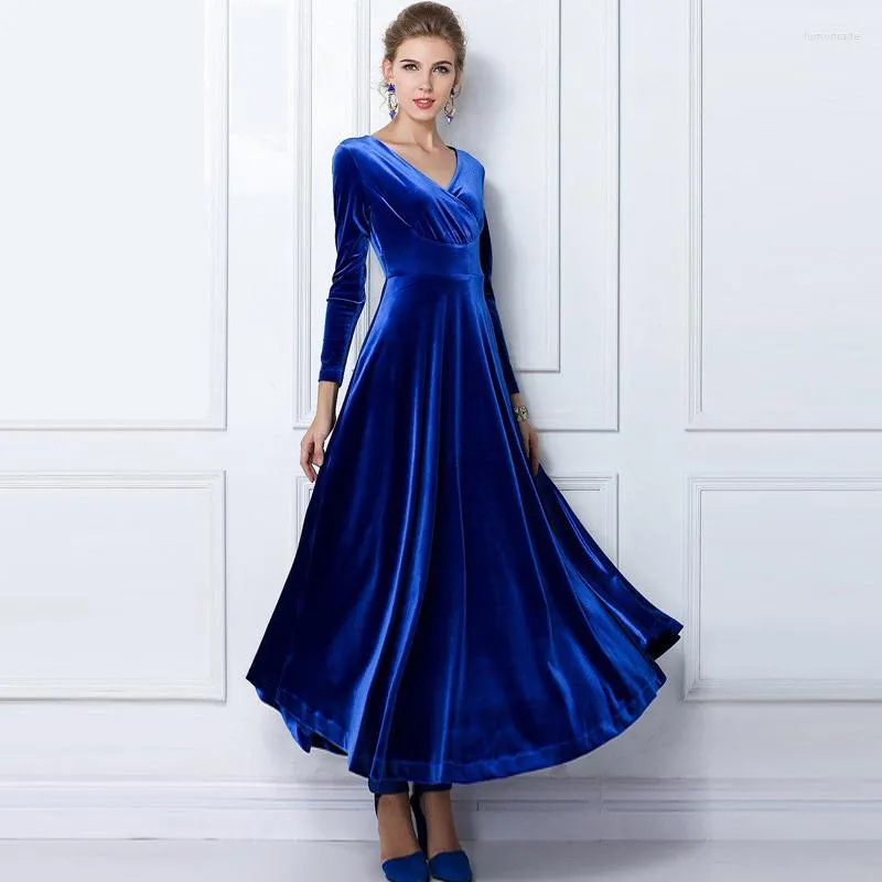 Sukienki zwyczajne sukienki zimowe kobiety 2023 Vintage Velvet Long Rleeve Elegancka seksowna impreza Ukraina