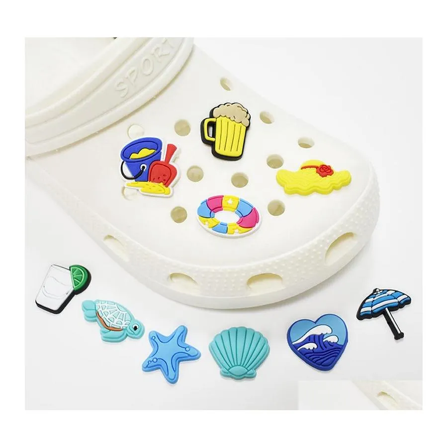 Parti di scarpe Accessori Vacanza al mare Croc Charms Decorazione in pvc Zoccolo Bracciale Bracciale Charm Button Scarpe Drop Delivery all'ingrosso Dhwkm