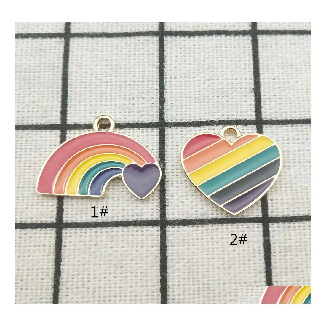 Charmos 10pcs Rainbow Heart esmalte Acessórios de jóias de joias Brincho Pingente Bracelet Colar Alloy de zinco DIY Encontrando entrega de queda F DHGTU