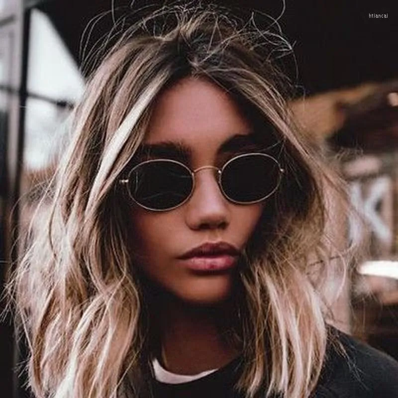 Lunettes de soleil Metal Vintage Round femme Designer Sun Glasses Sun Feme Feme Fashion Style Miroir Small Frame