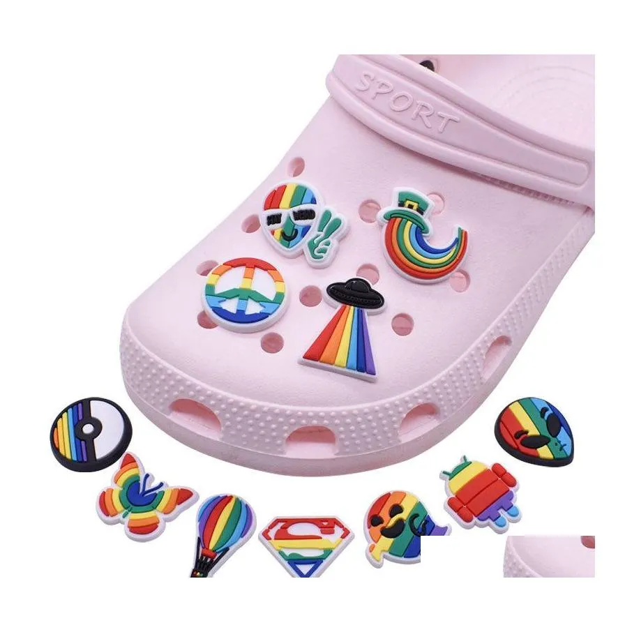 Pièces de chaussures Accessoires Vente en gros Rainbow Croc Charms Fit For Clog Shoes And Wristband Bracelet Décoration Kids Teen Adty Party Gif Dhqpw