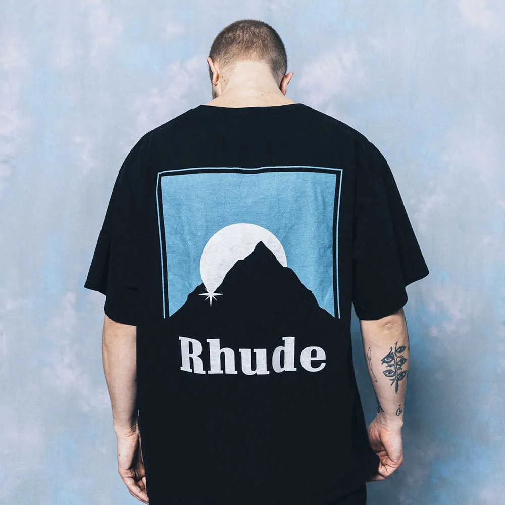 2023 Nya herrar T -shirt Nordamerikansk High Street -märke Rhude Meichao Sunset Tematbokstav trycker Löst par Kort ärm