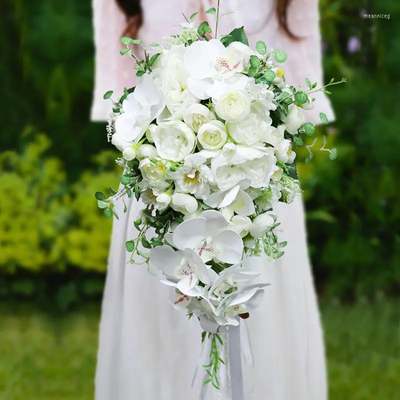 Decoratieve bloemen Handgemaakt waterdruppelstijl Bridal Bouquet Wedding Floral White Orchid Artificial European Bridesmaid Pography