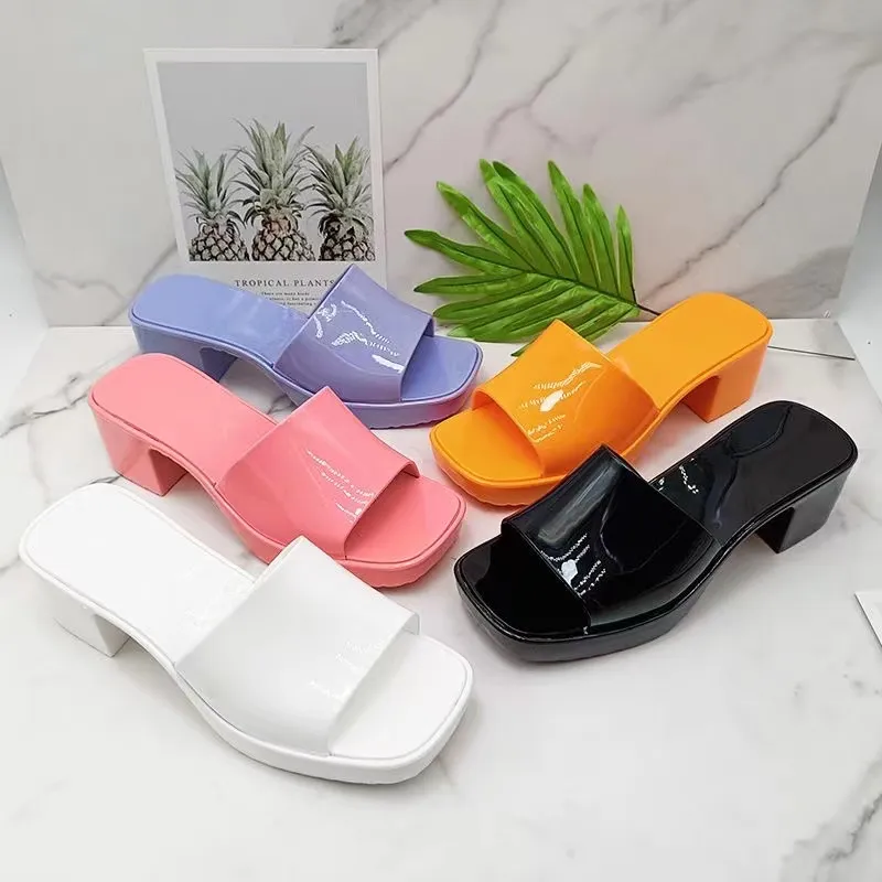 2023 Woman Sandals الأنيقة العلامة التجارية الفاخرة النعال البيت الكلاسيكيات Dearfoam Sandal Slippers أحذية مسطحة شريحة دامن الشتاء الحجم 35-41