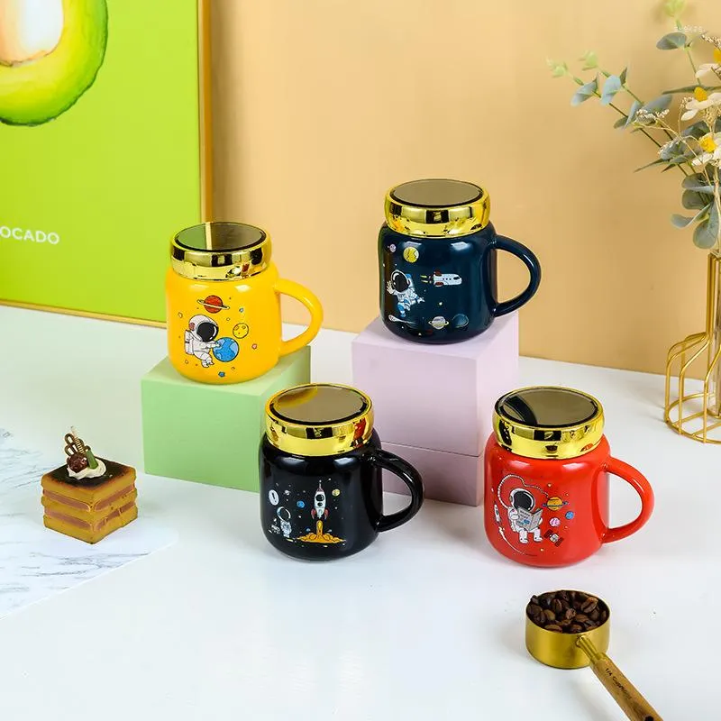 Кружки мультипликационные творческие изоляции керамическая водяная чашка с крышкой зеркало пара кофе подарок подарок сувенир