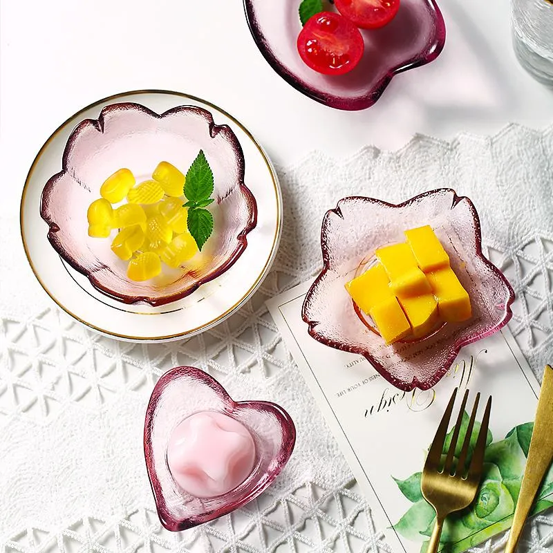 Tallrikar japansk stil transparent körsbärsplatta hjärtformad glas tefat enkel kök litet krydda matkakdessert