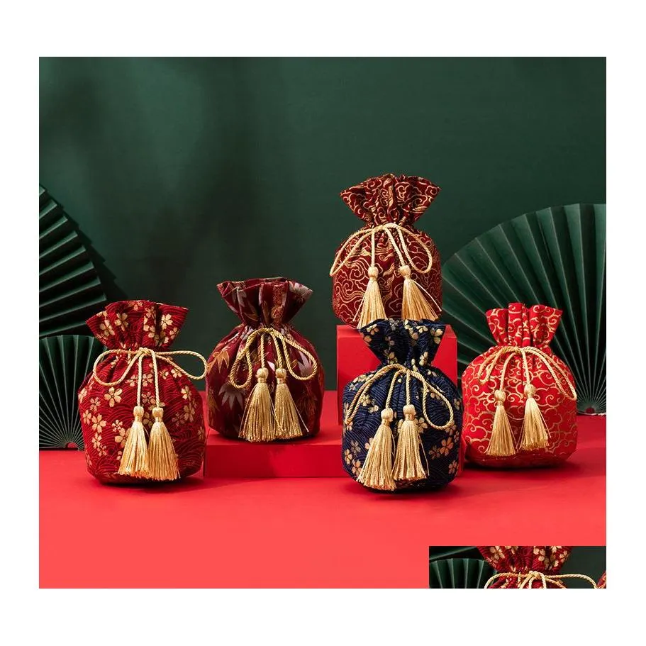 Party Favor Ins Style Fournitures de cadeaux de mariage Boîte de sac de bonbons chinois avec main Creative Tissu Drop Livraison Maison Jardin Événement festif Dhwts