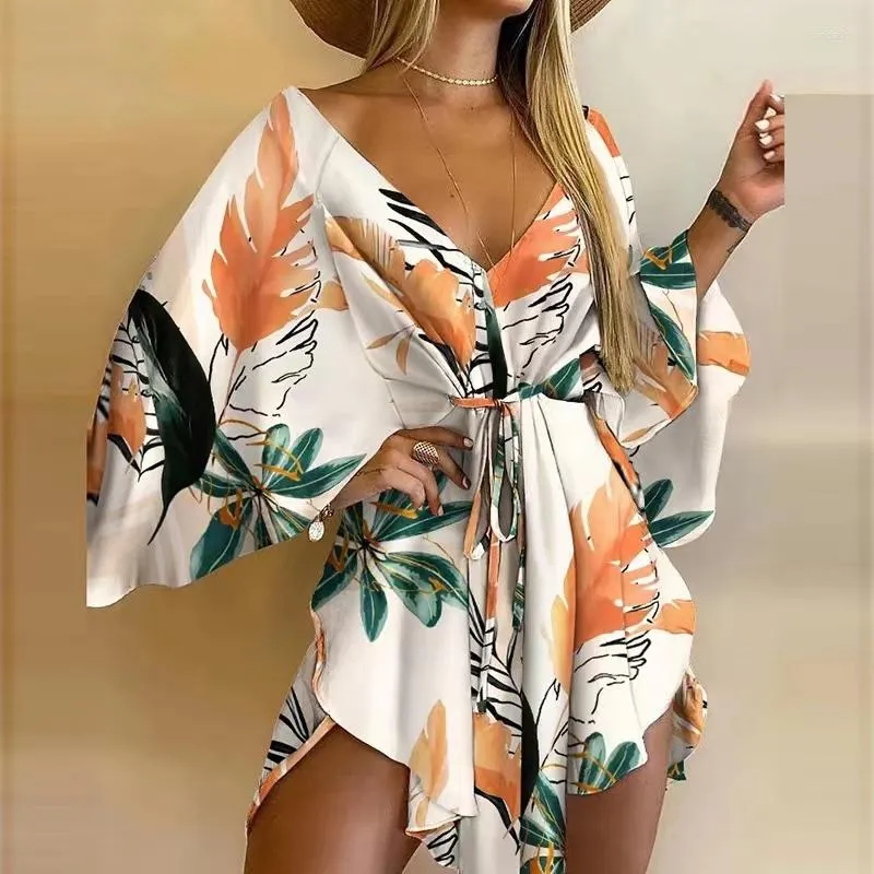 Sukienki na co dzień Kobiety Sexy V Neck Lace-up Kwiatowy Print Mini Sukienka Rozkloszowane rękawy Ladies Party Summer Beach Elegant