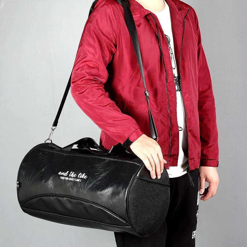 Outdoor Bags Fitness Travel Bag Shoulder Messenger Bag We Dry Separation Men Fitness Sports Bag Women Hand-held Gym Bags Leather T230129