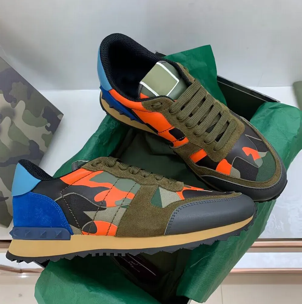 Luxury Runner Studded Camouflage Sneaker Men Casual Shoes Camo äkta lädernitar Sko Nice A Quality 38-46