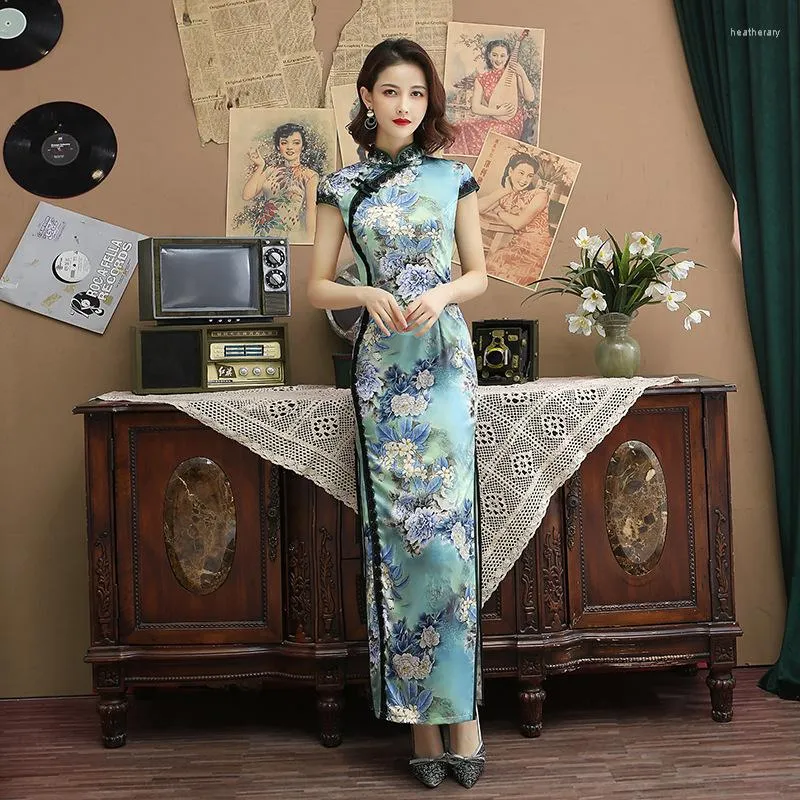 Roupas étnicas Verão Summer Mulheres chinesas tradicionais azuis Cheongsam Retro Dress Flower Comuter Longo Costume elegante renda moderna qipao