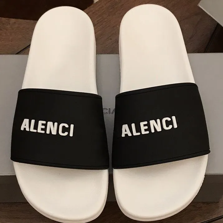Floral Brocade Slides Sandals for Women and Men Rubber Flip Flops with Flat Bottoms Striped Beach Slippers 20 Styles