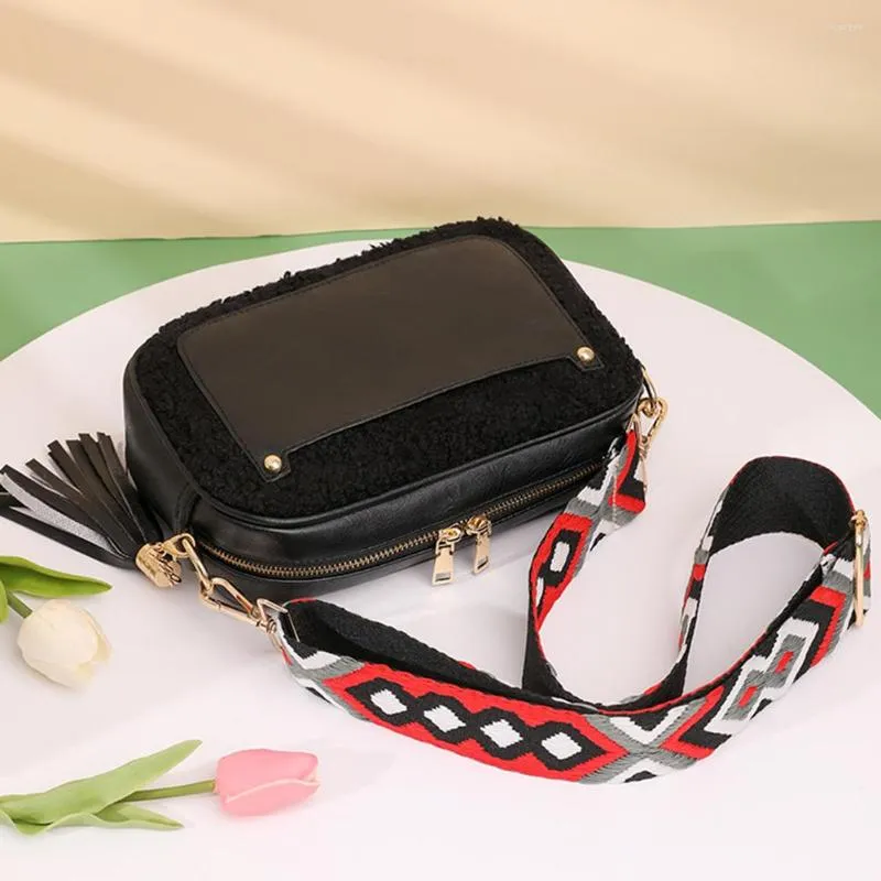 Shoulder Bags Fashion Crossbody PU Splicing Fleece Lamb Down Vintage Bag With Tassels Wide Strap Small Square For Shopping