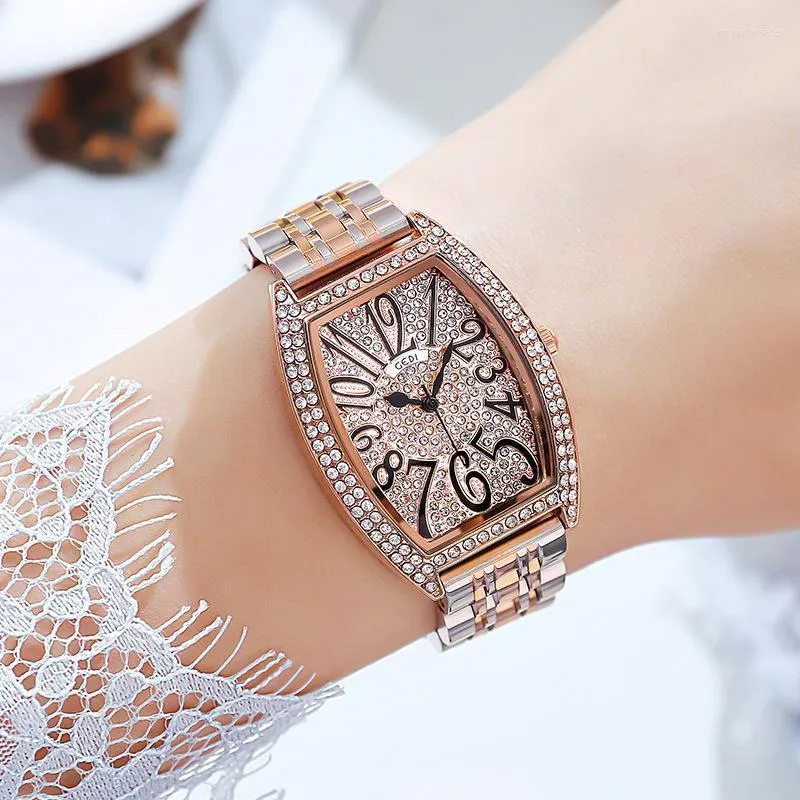 Wristwatches Luxury Retro Wathes Watches Rose Gold Tonneau Dial Top Top Dimond Stone Antique Watch for Ladies Big Numberwrackww