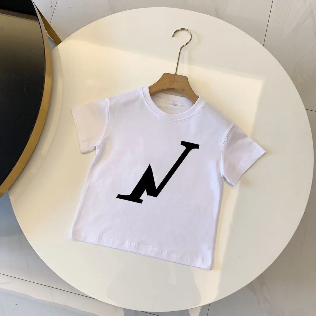 Tops Babykleding Kinderen Designer T-shirt Kid T-shirt Girl Boy Korte mouw Peuter Kleed 1-15 Leeftijden Kind T-shirts 2023 Luxe zomer met letters Tags 8 kleuren Maat 90-160