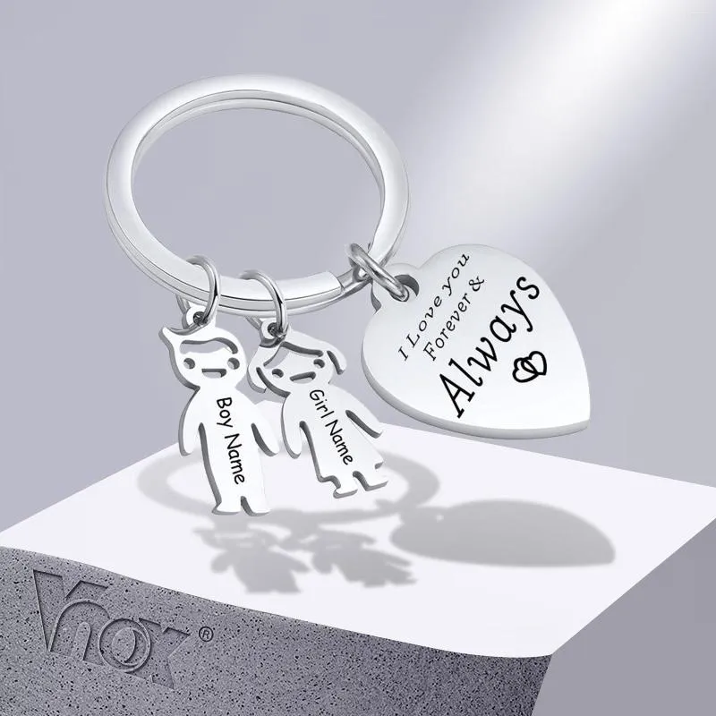 Nyckelringar vnox gratis anpassad hjärtafamilj kärlek för kvinnor män smycken anti allergi rostfritt stål pojkar flickor charm Keyring gåvor