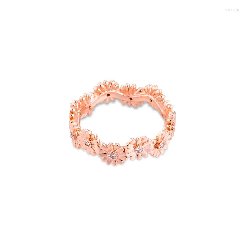 Klusterringar glittrande daisy blommor krona kvinnor män anillos mujer anel bague femme bröllop engagemang 925 sterling silver smycken