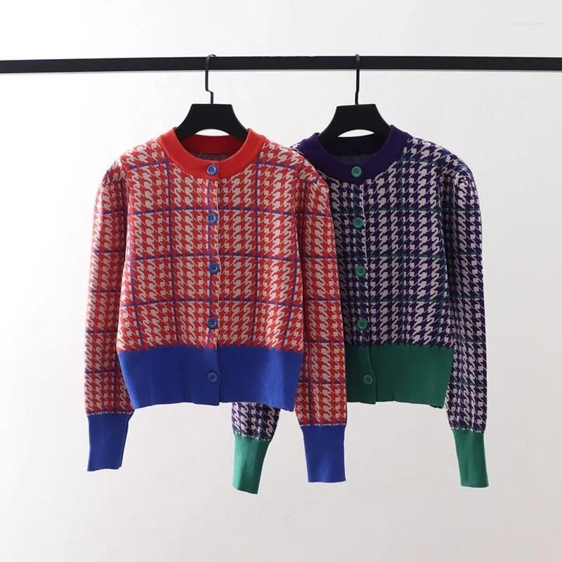 Kvinnors stickor 2023 Vintage Plaid tröja Cardigans Kvinnor Knit Crop Tops O-Neck Jersey England Style Ytterkläder Spring Autumn Japanese Korean