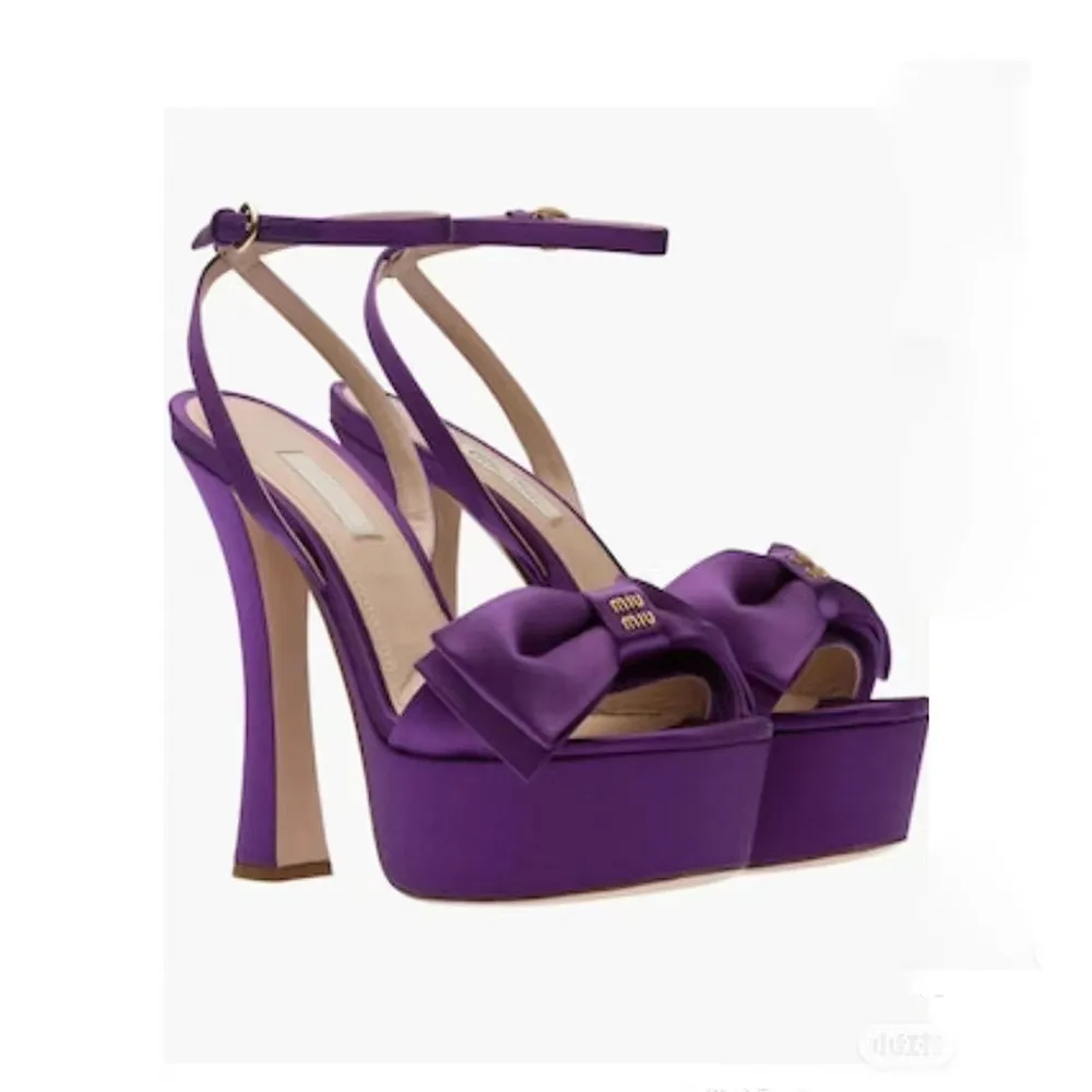 Stradivarius - Chaussures à talon haut et bout ouvert - Bordeaux