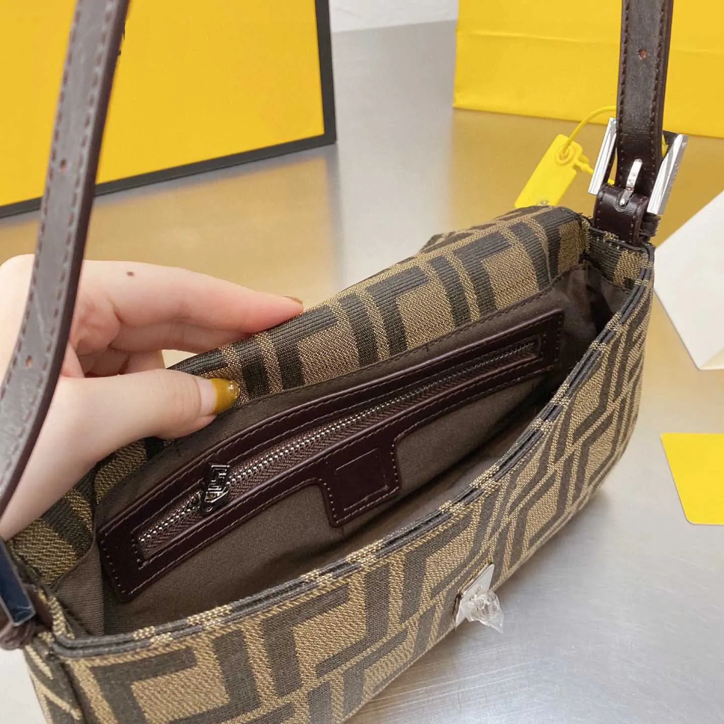 bags totes handbag designer bag comen classic imitation brand stitching canvas letter buckle shoulder bag versatile commuter chain party wallet