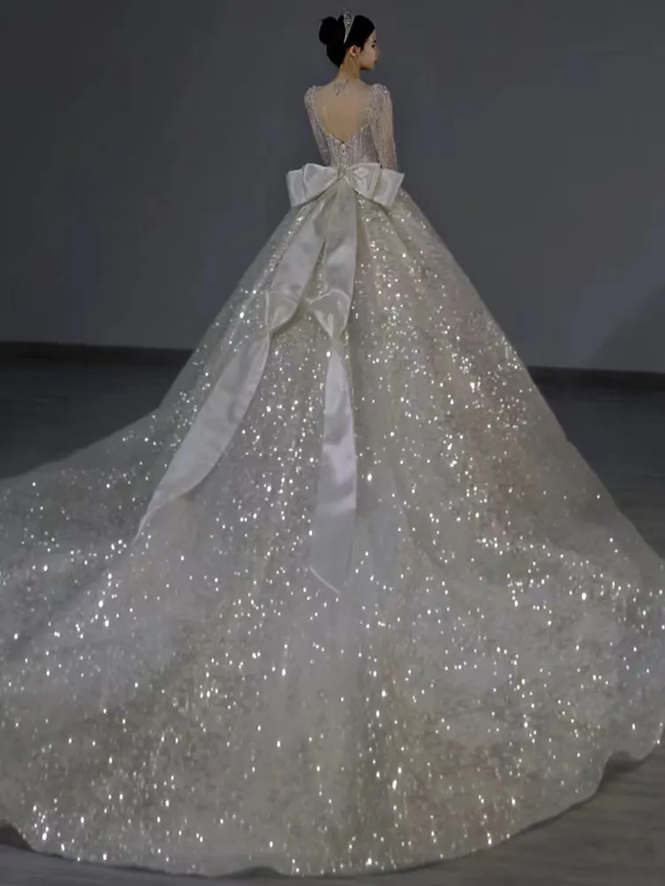 2023 robe de bal blanche robes de mariée gothiques avec cap chérie perlée tulle princesse robes de mariée non blanc plus la taille corset dos mariage