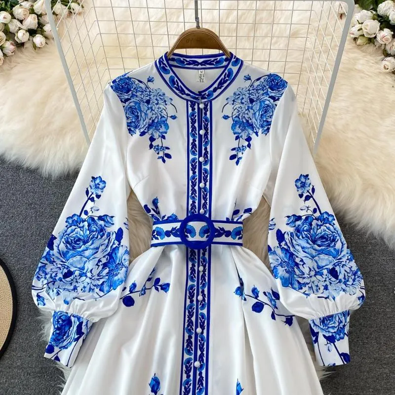 캐주얼 드레스 2023 스프링 여성 레트로 중국 스타일 블루와 흰색 도자기 프린트 싱글 벨트 벨트 maxi long dres304f