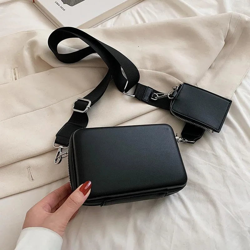 أكياس مسائية اللون الصلب مربع Crossbody للنساء 2023 المصممين الإناث اتجاهات حقيبة يد صغيرة من الجلد الكتف