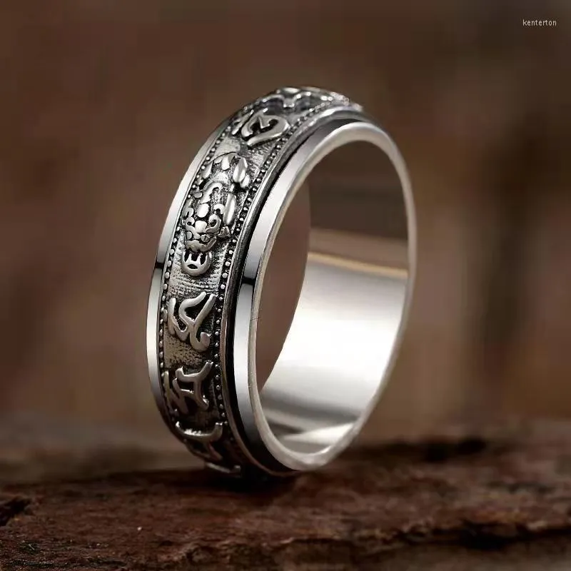 Pierścienie klastra Retro sześciocenniowe mantra odważny pierścionek męski Rotatable Trendy Personality Jewelry Akcesoria