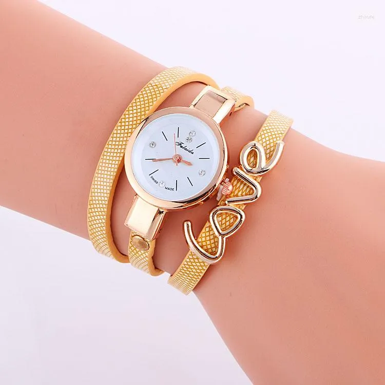 Polshorloges 100 stcs/lot mini lederen band wikkel rond dame horloge elegantie kwarts liefde riem polshorloge voor vrouwen