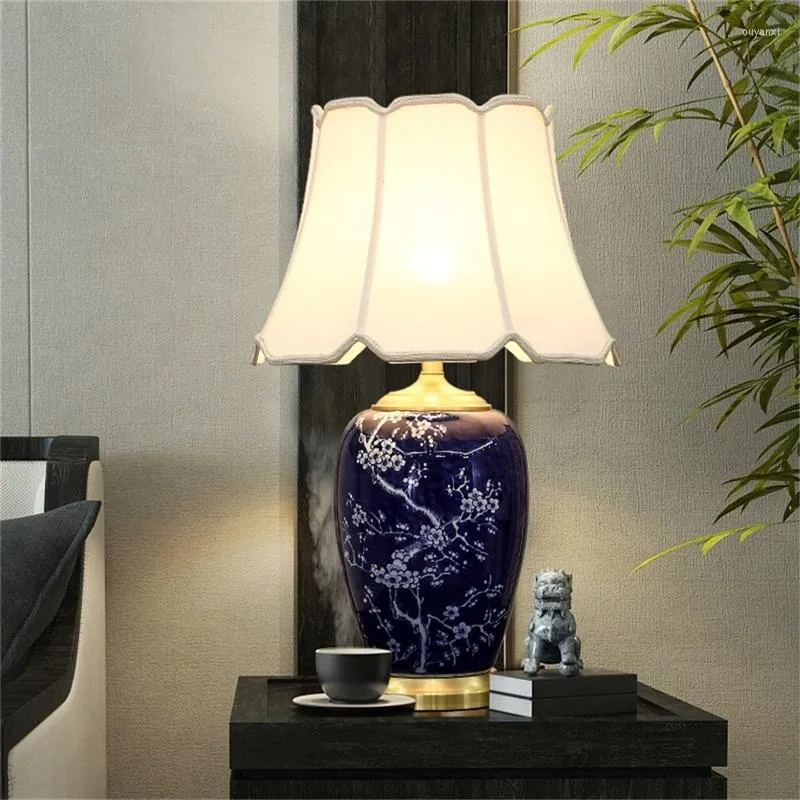 Tafellampen Ourfeng LED -lamp Blue keramisch koper Luxe bureau Lichte stof Bedside Decoratief voor huishoudkamer slaapkamer kantoor