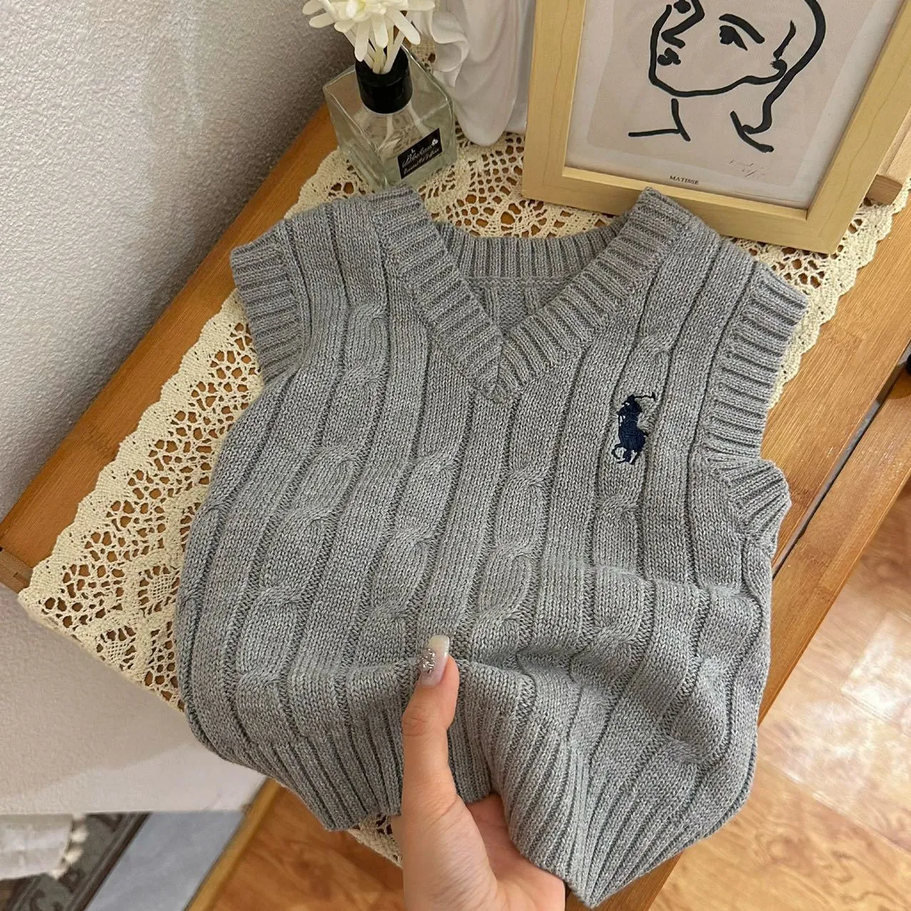 Children Sweater Vest Thick Needle Sleeveless Pullover V-Neck Knitting Sweater Tops Thread Trimming Boys Sweater 2-7T