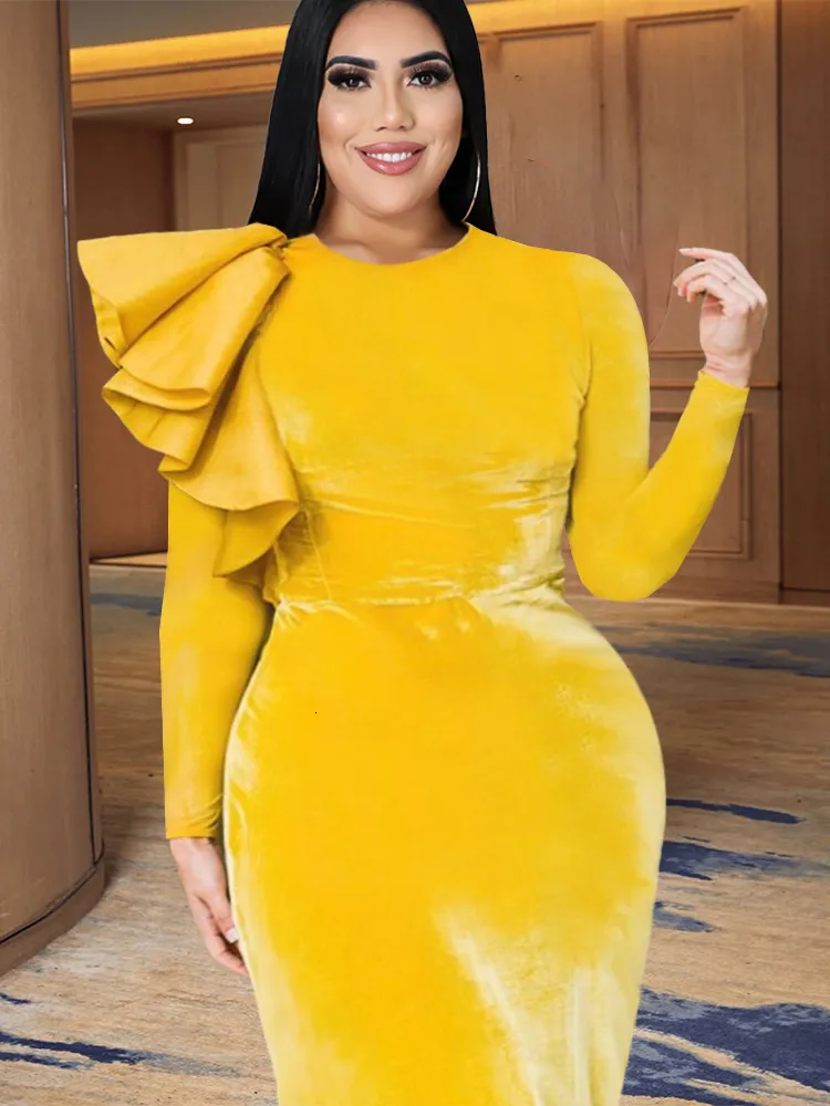 Plus size Dresses Yellow Velvet Dress Long Sleeve Size Ruffles Bodycon Prom Evening Dinner Birthday Outfits for Women Winter 230130