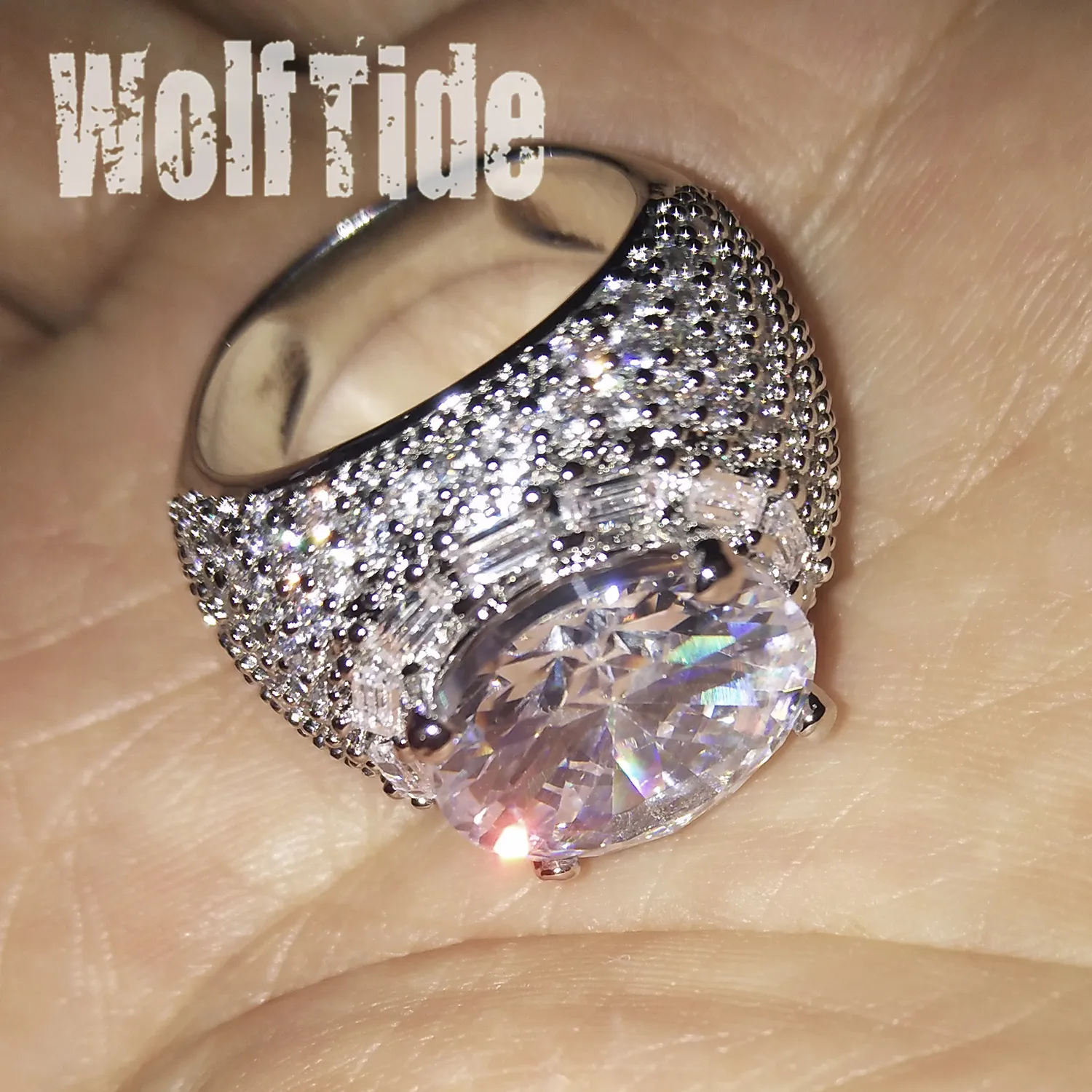 Anello in oro bianco 18 carati Big Round Cubic Zirconia Hip Hop Bling Prong CZ Stone Iced Out Rings Band Lovers New Custom Wedding Finger Jewelry Regali per uomo Donna Bijoux