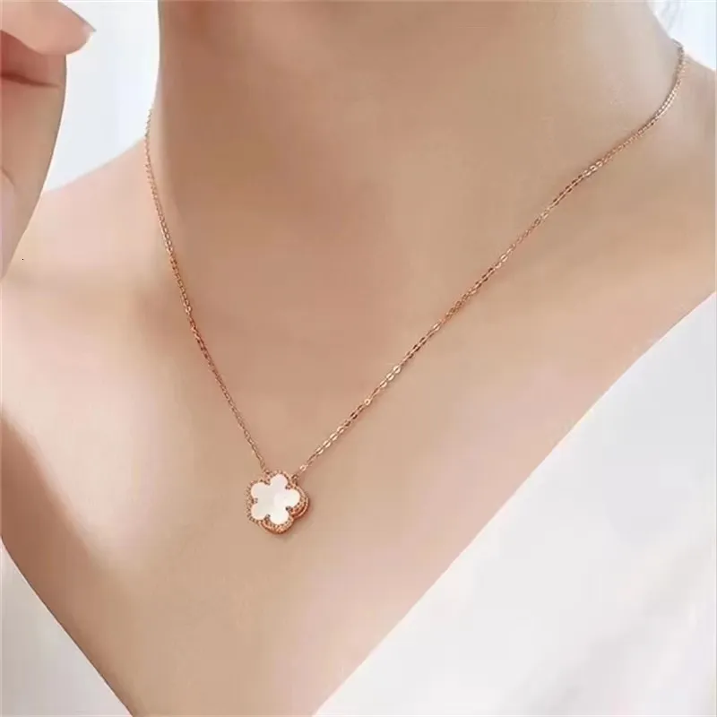 Strengen Strings Dubbelzijdig Shell Klavertje Vier Ketting Vrouwen Mode Merk Luxe Gouden Ketting Pruimenbloesem Persoonlijkheid Gift Jewelr 230731