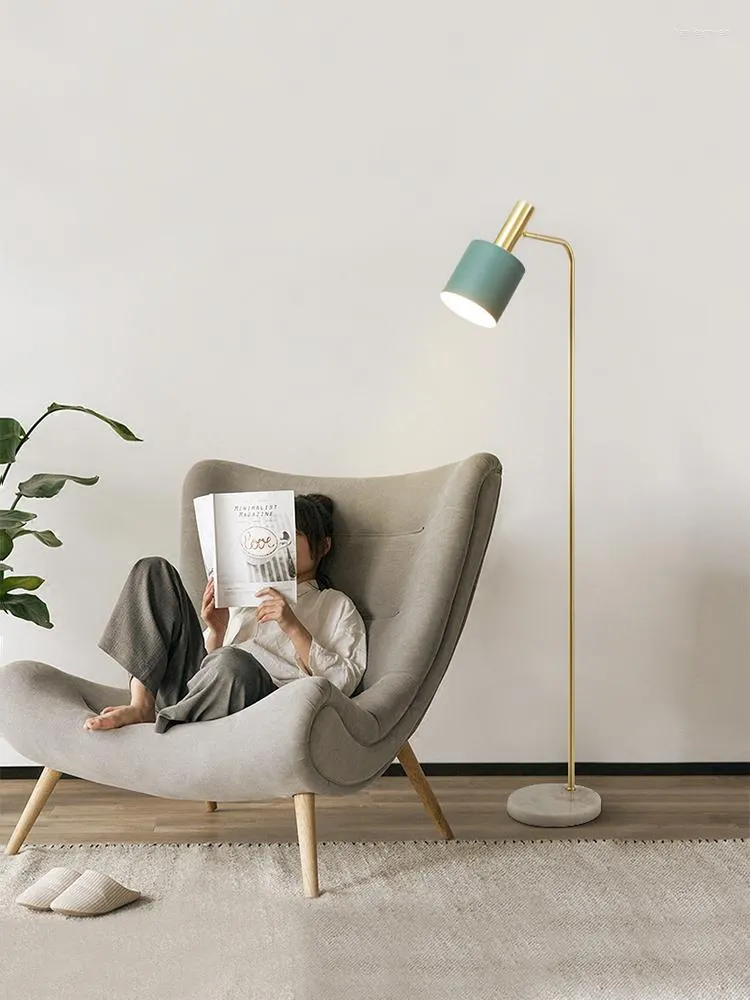 Lampadaires Nordic Light Lampe De Luxe Salon Ins Style Chambre Chevet Lecture Avec Table Basse Verticale