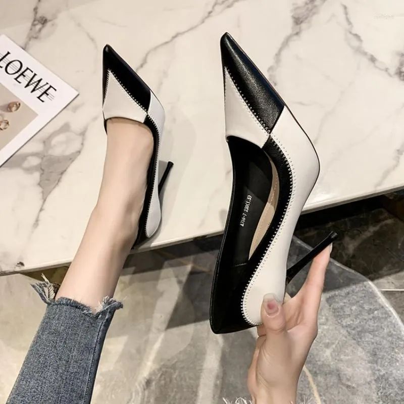 Chaussures habillées Maogu semelle souple talons hauts couleurs mélangées bout pointu sans lacet mode femmes chaussure noir blanc stiletto élégant bureau des femmes