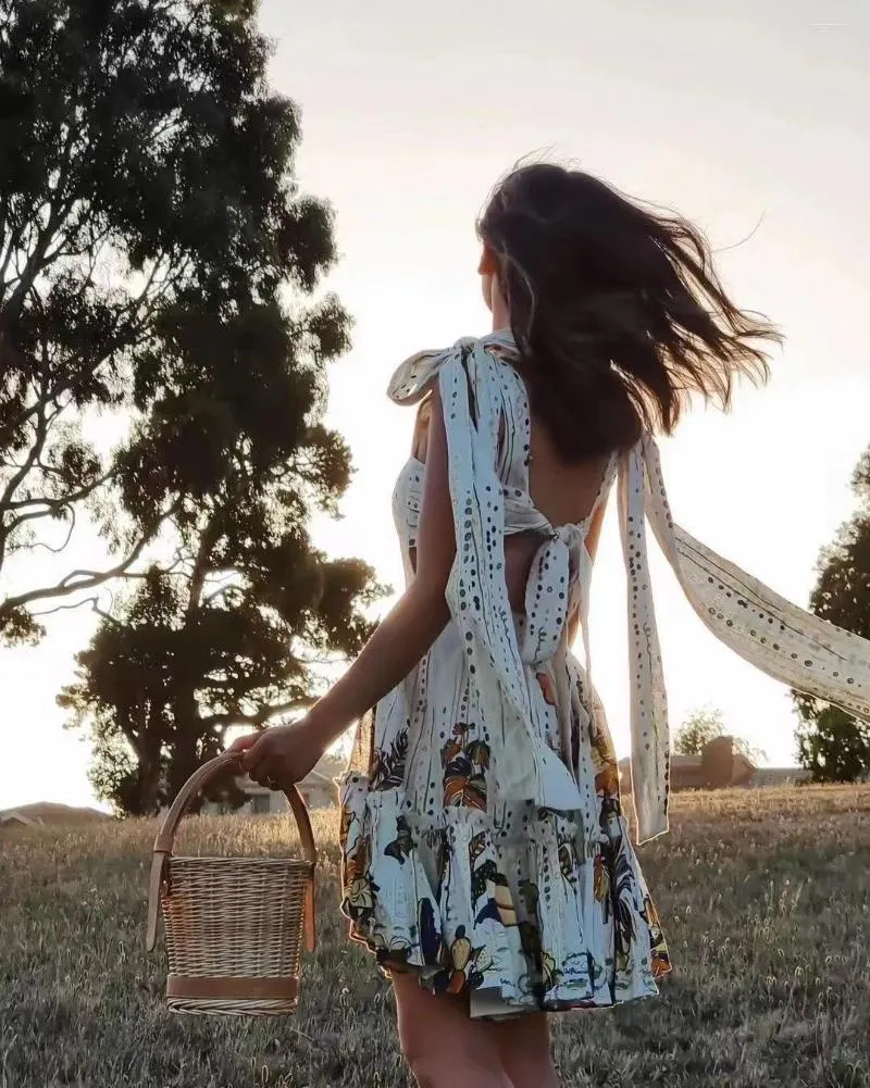 Lässige Kleider 2023 Fliege trägerlos Urlaubskleidung Retro bedrucktes Damen Schwarzloses großes Swing-Kurzkleid