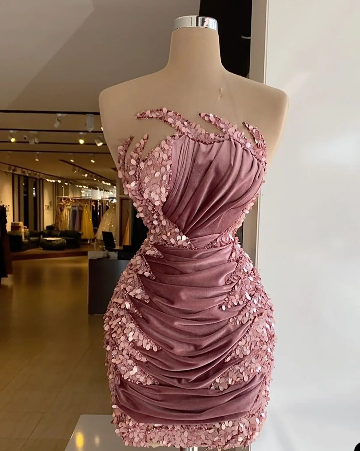 2023 Vestidos de Coquetel Sexy Árabe Lantejoulas Renda Veludo Frisado Curto Mini Bainha Baile Noite Vestido de Festa Vestidos de Baile