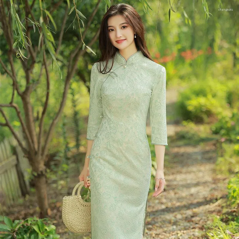 Etniska kläder 2023 Vintage Chinese Styl Cheongsam Ankomst kvinnors spets qipao elfenben sommar sexig festklänning mujer vestidos bröllopsklänning
