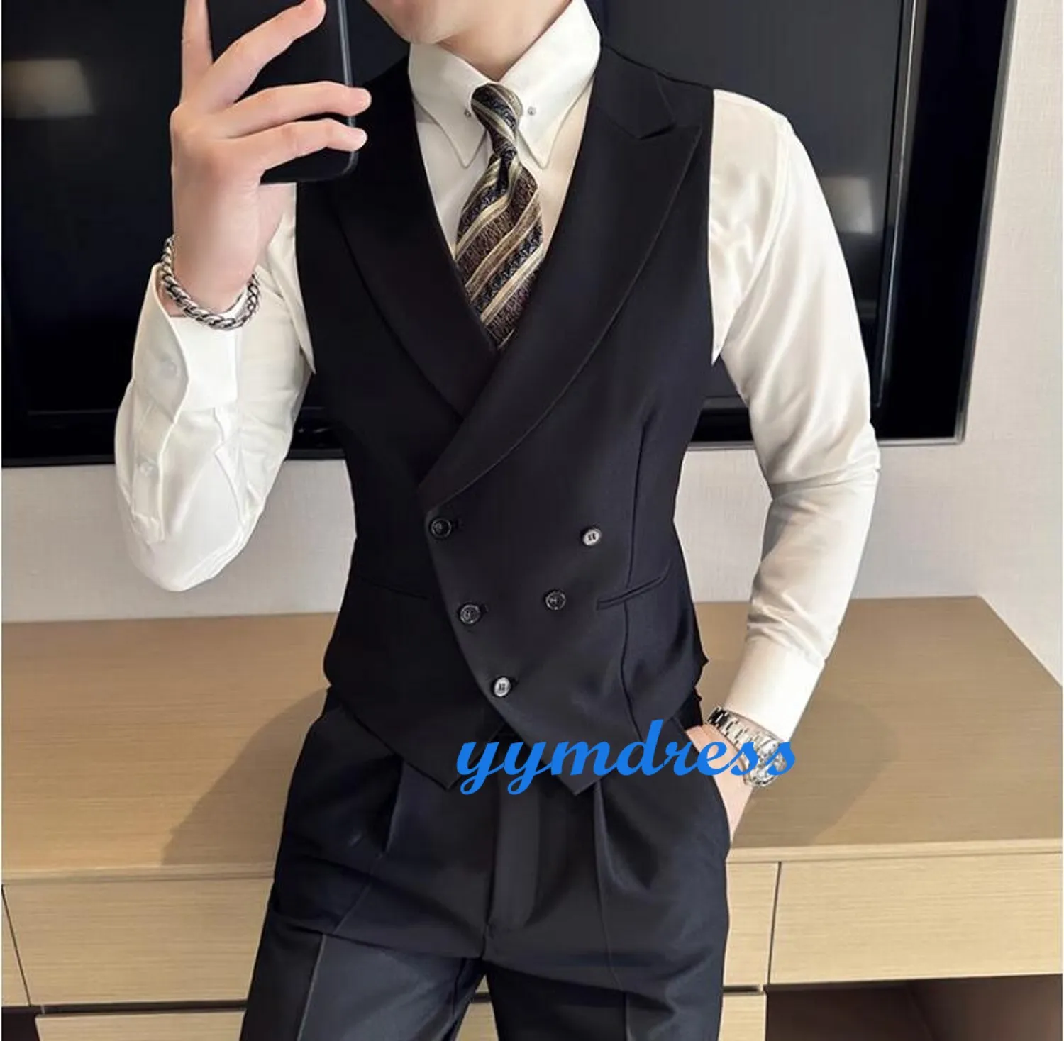 Classic Groom Vests For Wedding Best-Men Suit Vest Slim Fit Vest Custom Made Prom Party Engagement Waistcoat Dress Peaked Lapel Double-breasted