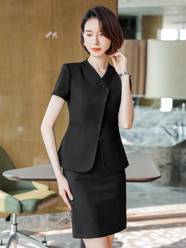 Fotos de blazer feminino com best sale saia