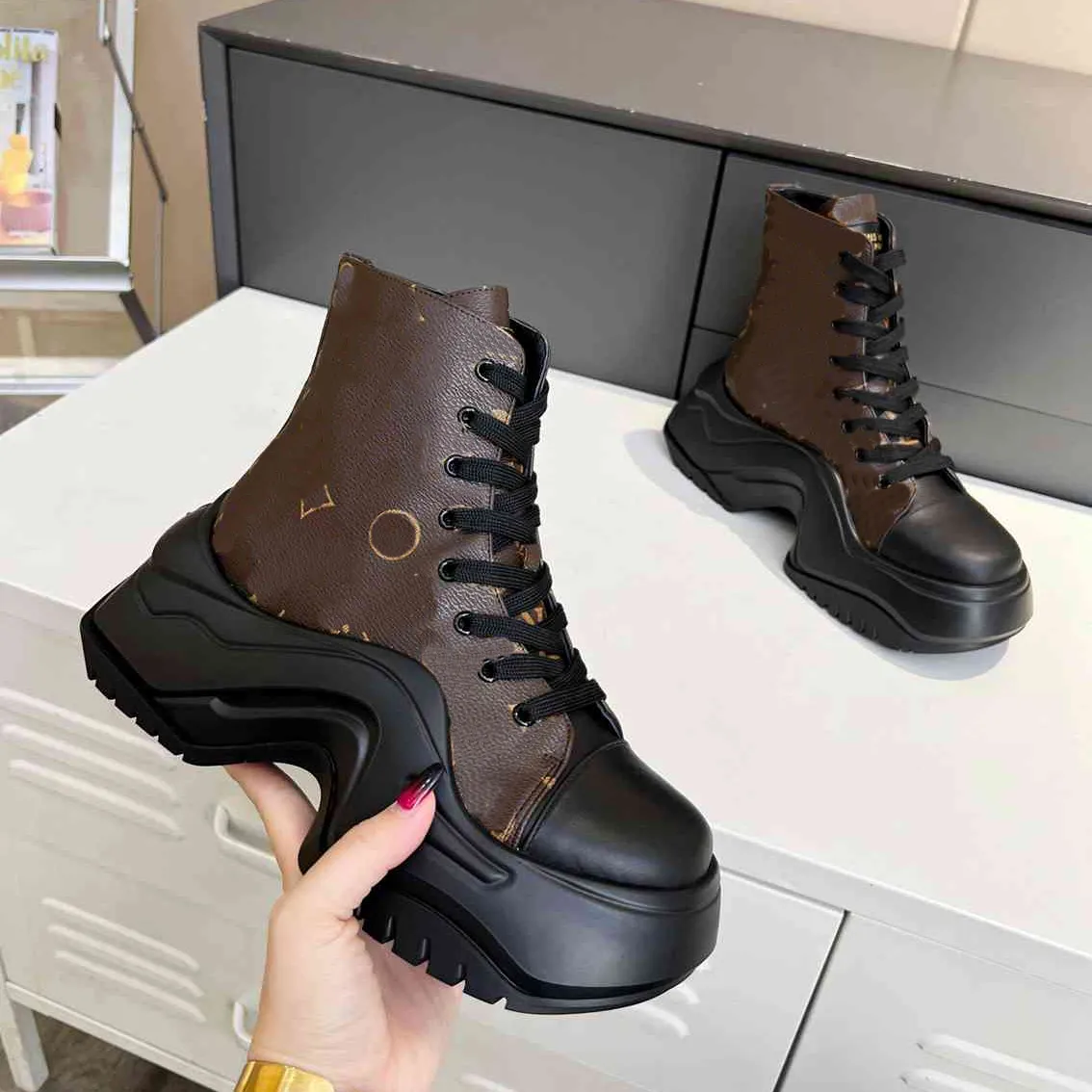 Designer Boot Women Ankle Booties Winter Luis Fashion Boot Martin Leather Platform Letter Vuttonity Blonde Woman Shoes DSXCV