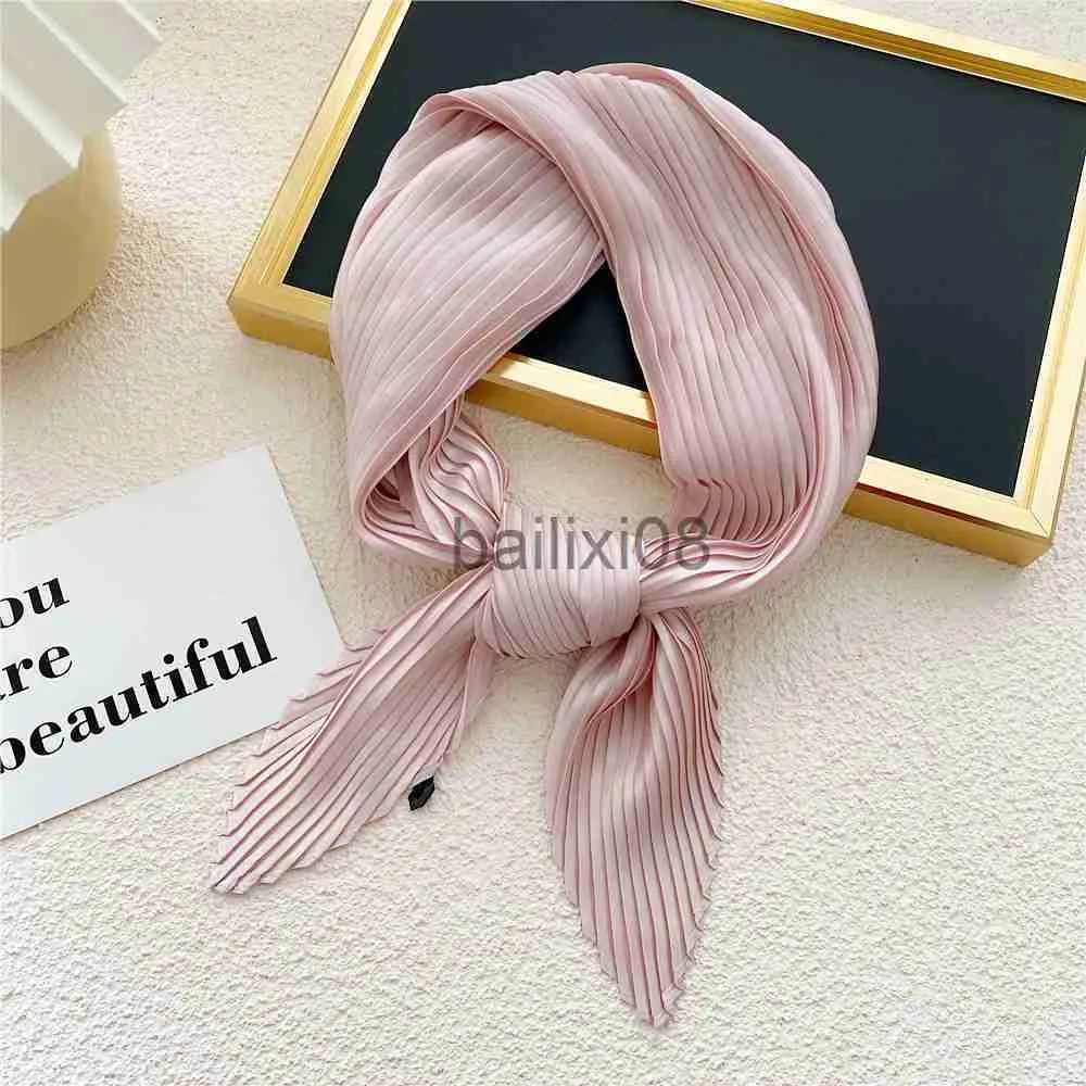 Foulards 70 cm Petit Carré Foulard En Soie Femmes Mode Crinkle Crumple Satin Cou Foulards Plissé Foulard Femme Châle Bandana Mouchoir J230801