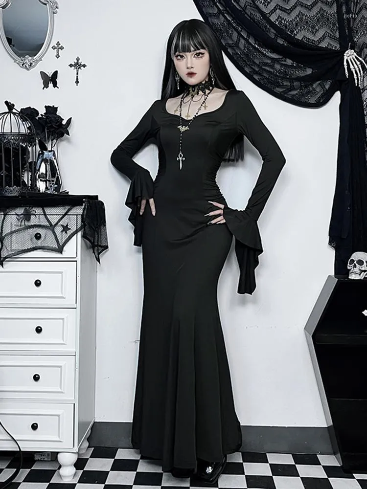 elegant satin dress aesthetic Green Pleated Satin Long Sleeve Dress