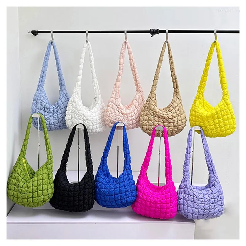 Bolsos de noche estilo coreano Casual acolchado plisado bolso Hobos para mujer diseño acolchado algodón burbuja flor hombro femenino suave axila