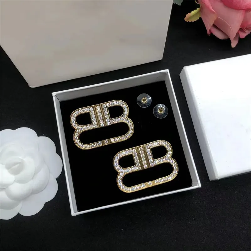 Homens Mulheres Designer Broche Marca Designer Carta Exagerada Designers Brincos Grandes Marca de Luxo Feminino Brincos de Ouro Pedrarias Strass Alfinete de Terno