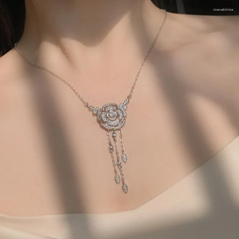 ペンダントネックレスCamellia Fringe Water Droplet Opale Necklace Gently Literary Style High Grade and Luxurious Elegant Lady