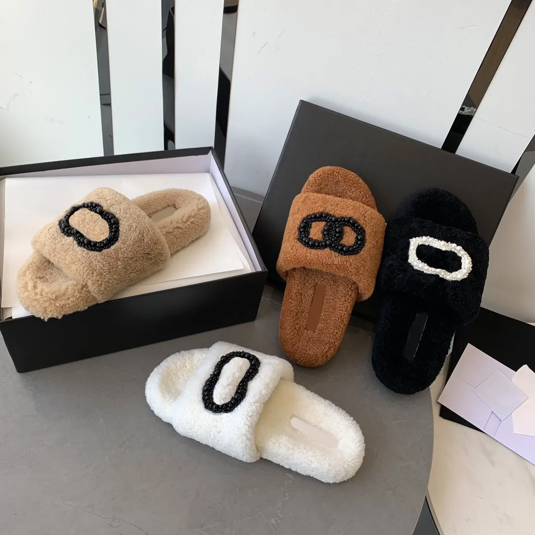 Brand slippers with the highest quality 2023 new beaded plush fashion casual slippers for women with thick soles and flat soles